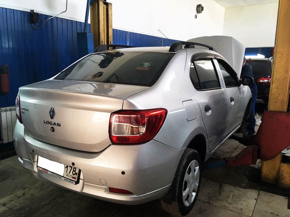 Работник автосервиса